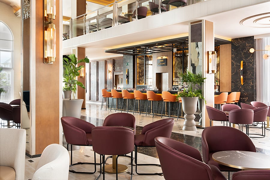 Lobby-bar-riu-palace-mexico.jpg