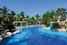 Piscinas y jardines