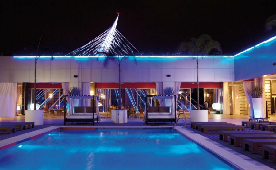 http://www.riu.com/es/binaris/piscina-pool-01_tcm49-83034.jpg