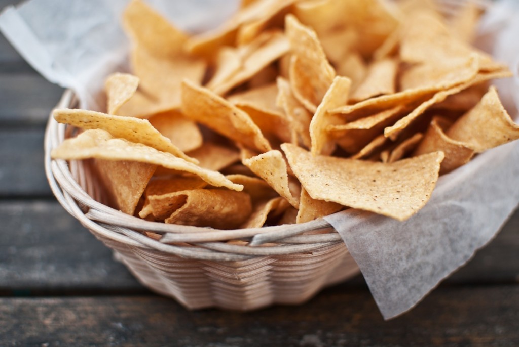 El guacamole tradicional mexicano se puede acompañar con unos nachos