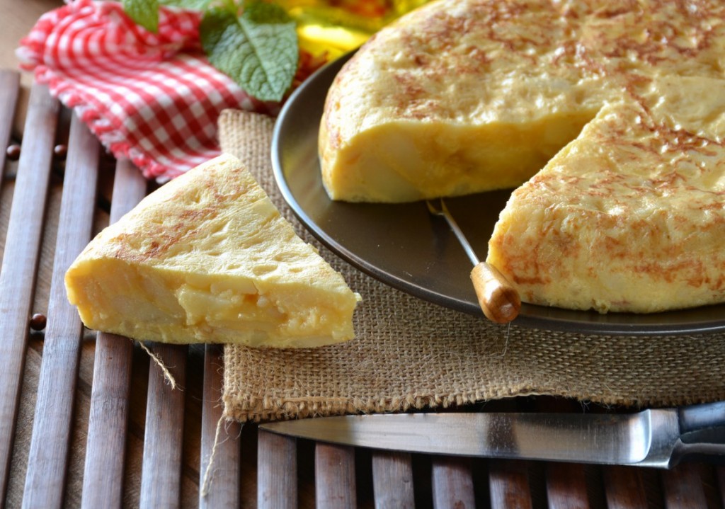 Receta tortilla de patatas Riu Arecas