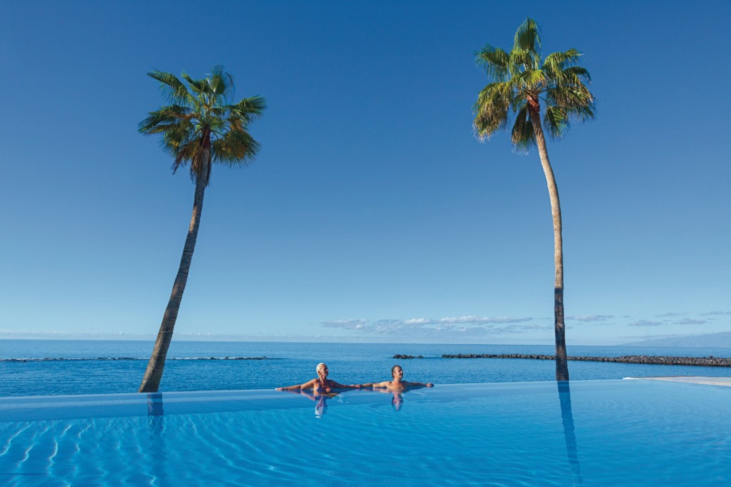 Infinity pool Riu Arecas