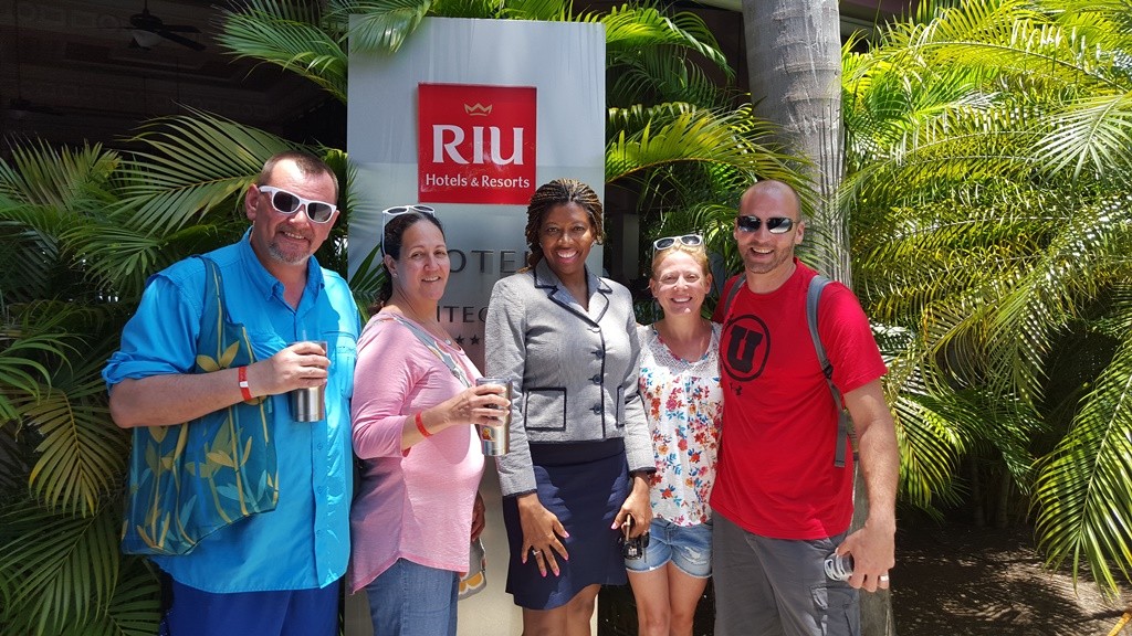 The couple and and some guests with RIU staff