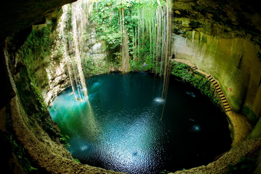 Cenote ubicado en la Península de Yucatán