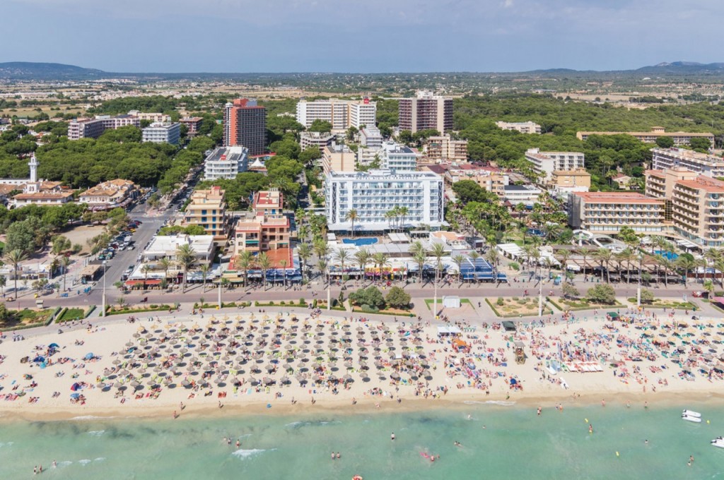 Our Riu hotels located on the Playa de Palma beach
