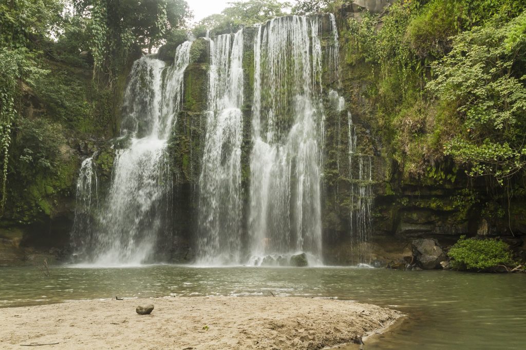Llanos del Cortes waterfall