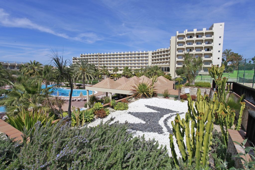 Exterior pool ClubHotel Riu Guarana