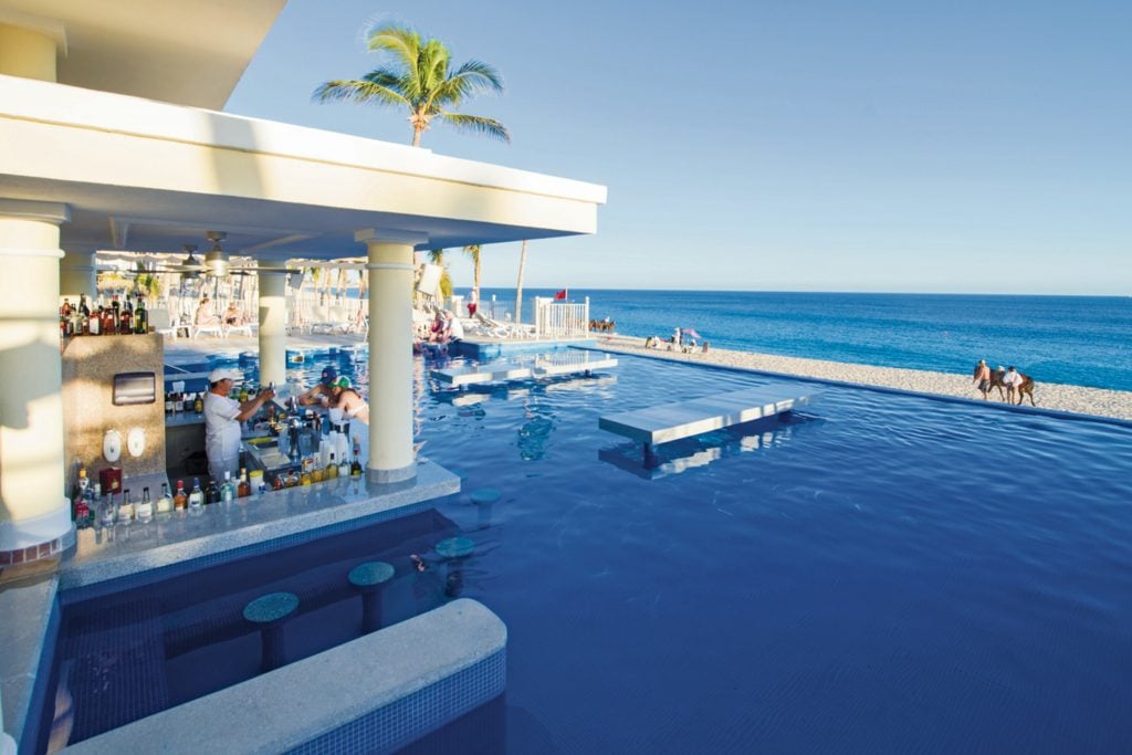 Swim up bar Riu Palace Cabo San Lucas