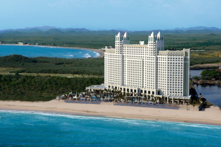 número de teléfono del hotel riu en mazatlán