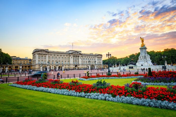 Buckingham Palace, one of London's main tourist attractions