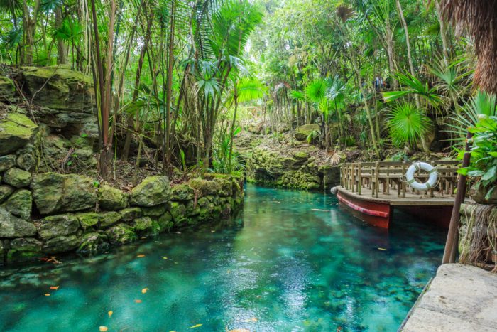 La excursión al río Xcaret, famosa en la zona de Cancún 