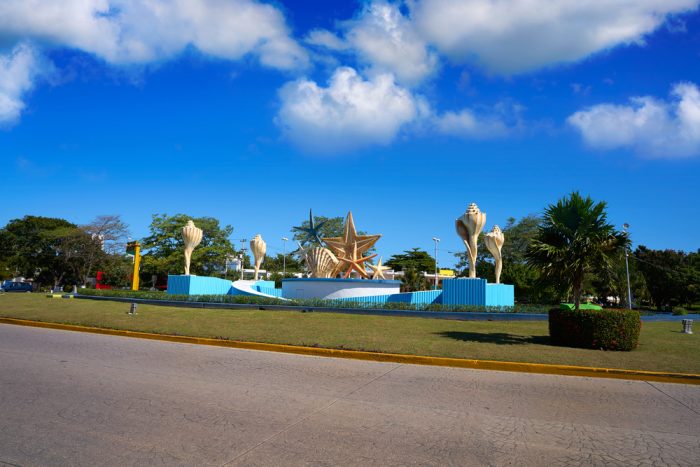 Una de las paradas obligatorias en Cancún es su famosa glorieta El Ceviche