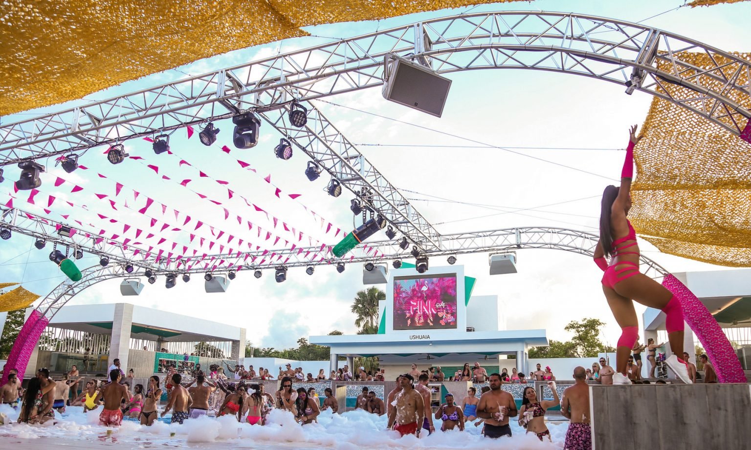 Enjoy our Riu Pool Parties in Punta Cana Blog