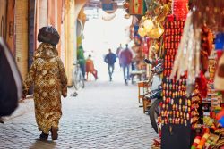 Así lucen las calles del Zoco llenas de puestos de productos tradicionales