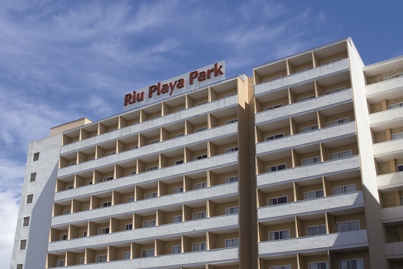 Fachada que lució el Hotel Riu Playa Park hasta 2018