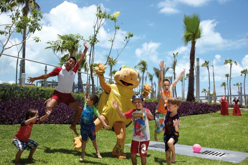 Our mascot Calú will accompany your children throughout their holidays