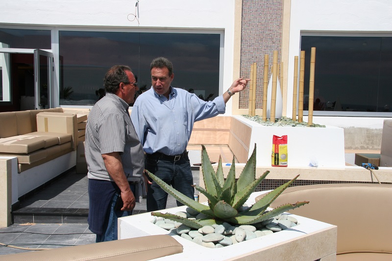 Luis Riu and Ramón Arroyo in a photo taken nine years ago at the Hotel Riu La Mola, in Formentera