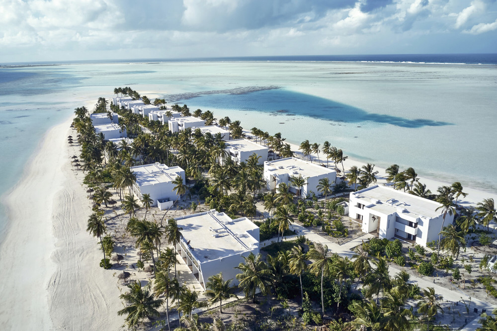 En el hotel Riu Atoll podrás disfrutar de habitaciones sobre el agua o en la playa