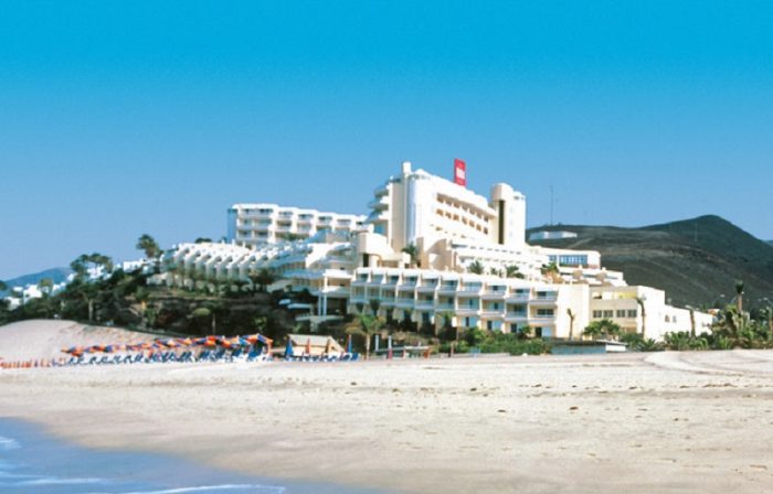 The hotel Riu Palace Jandia is right on the beachfront