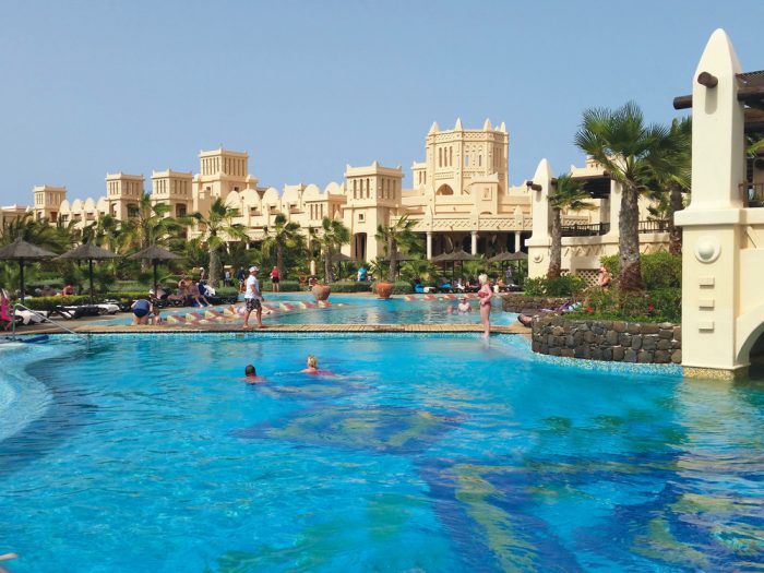 El hotel Riu Touareg cuenta con cinco piscinas, dos de ellas para niños