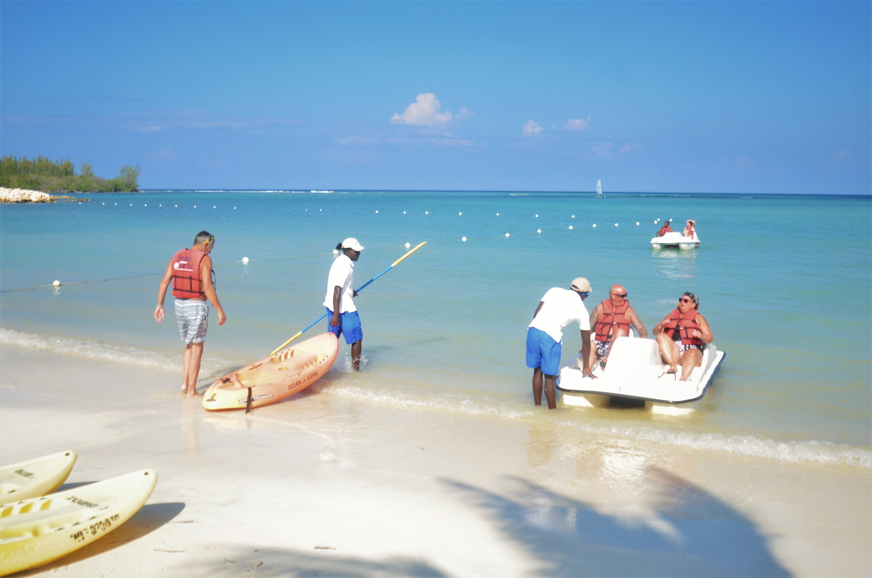 RIU offers you the chance to go kayaking or taking a ride on a pedalo in Jamaica