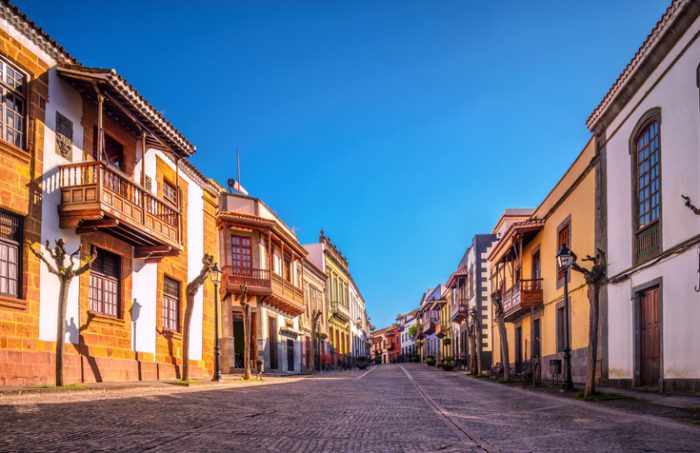 Conoce el casco antiguo de Teror con RIU