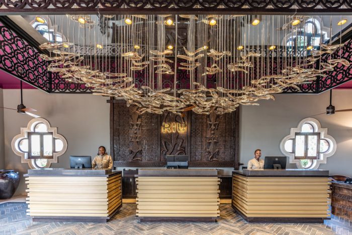 Conoce el elegante lobby del hotel Riu Palace Zanzibar