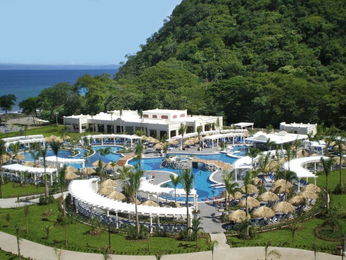 This weekend the Riu Guanacaste hotel celebrated its 10-year anniversary.