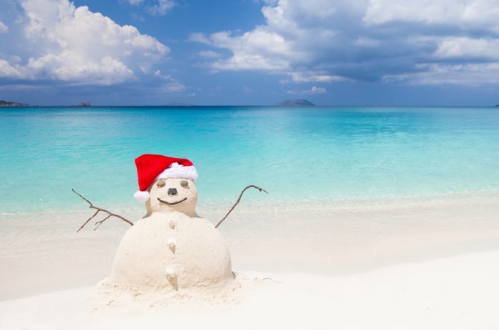 Bauen Sie mit RIU zu Weihnachten Ihren 'Schneemann' aus Sand