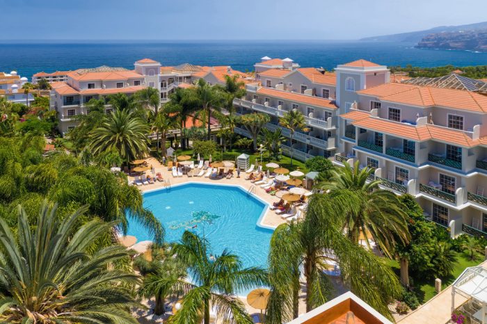 You can stay at the recently refurbished Riu Garoe in Tenerife