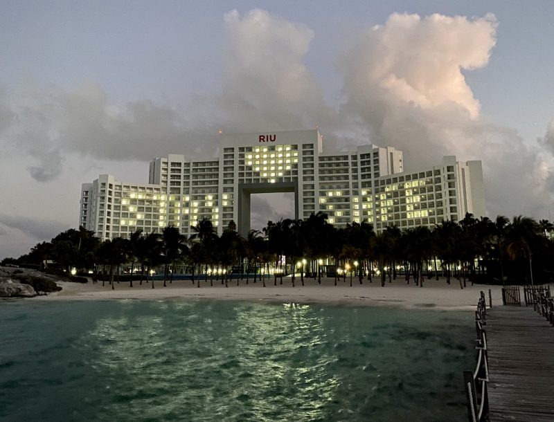 “Stay Safe”, a message on the façade of the Riu Palace Peninsula hotel in honour of the fight against the coronavirus 