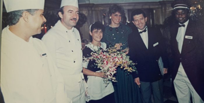 Rafael Expósito, with the team of the Riu Palace Maspalomas Hotel, during his time as maitre in the 90s