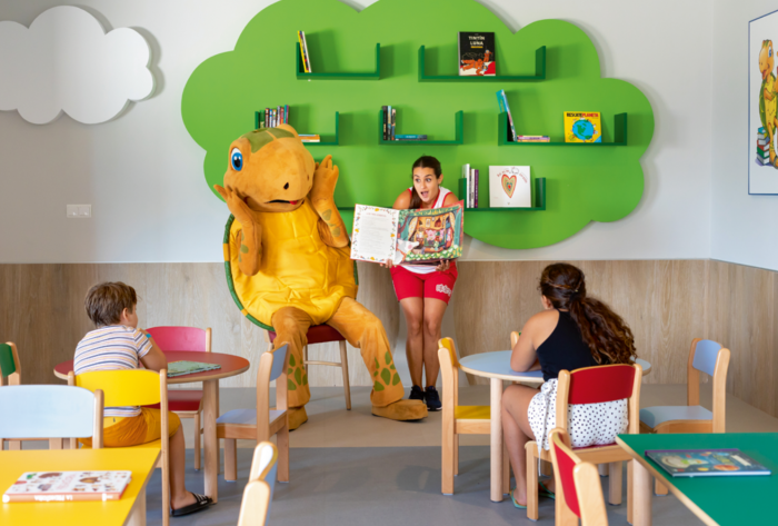 The Riu Buenavista hotel has a new "Reading Corner" in the RiuLand area.