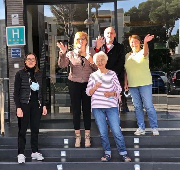 Xisca and Patricia, the managers of two hotels in Playa de Palma, with the German guests