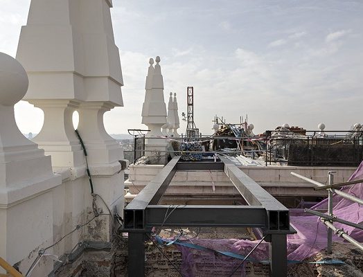 Estructura de la pasarela panorámica de la terraza del Riu Plaza España
