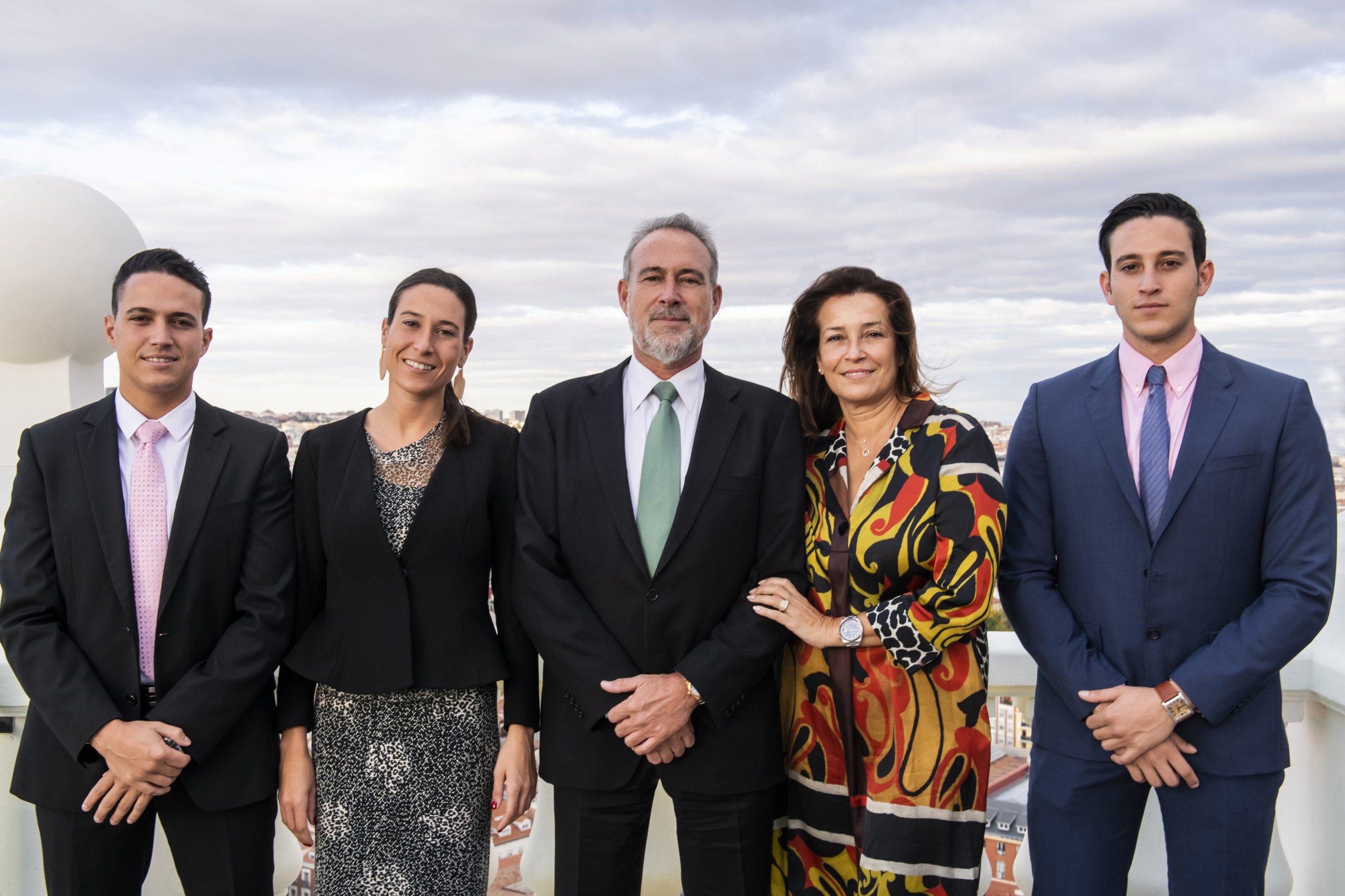 Luis Riu, in the middle, with his wife, Isabel, and his children Luis, Naomi and Roberto Riu, at the opening of the Riu Plaza España