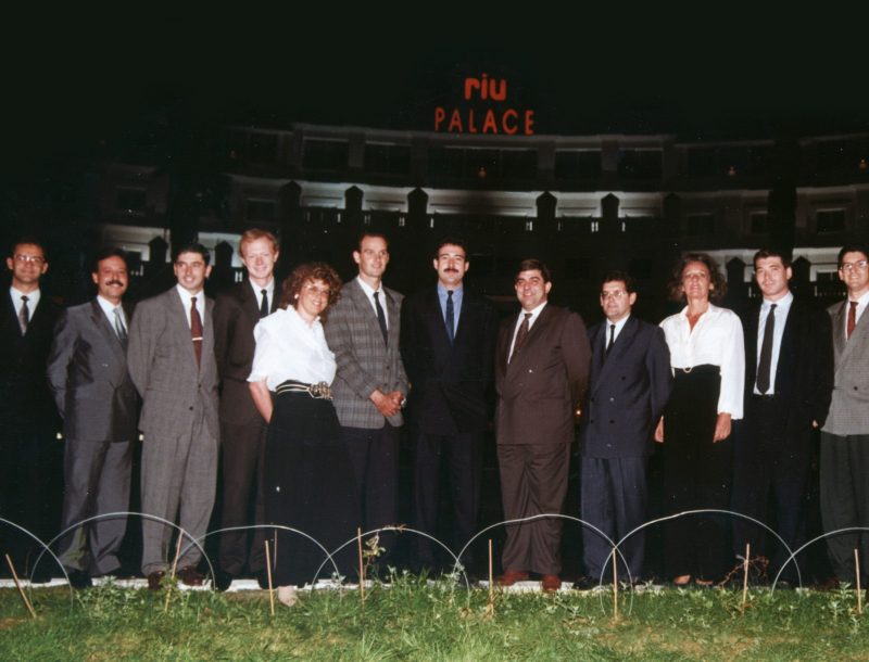 RIU management team with Luis Riu in the center, at the inauguration of the Riu Palace Maspalomas hotel.