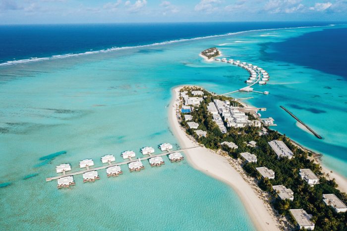 Luftaufnahme der RIU-Hotels auf den Malediven, die im Jahr 2021 gute Belegungsraten erzielten