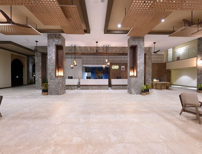 Lobby del Hotel Riu Baobab en Senegal