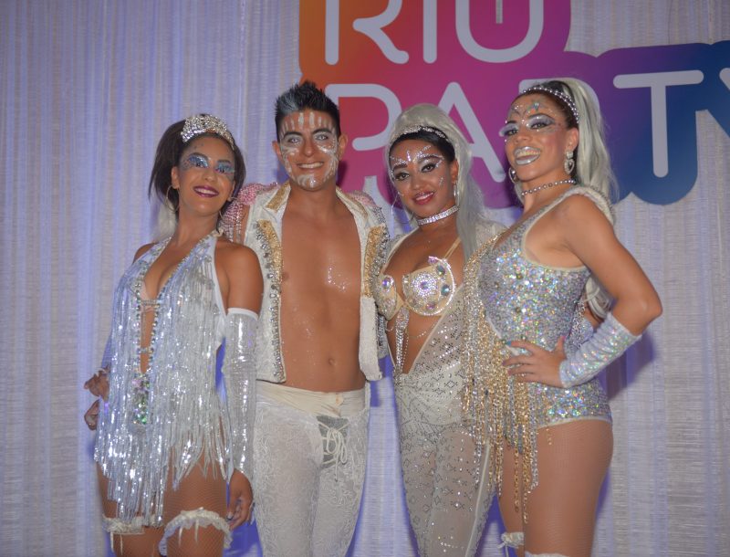 El equipo de baile del hotel Riu Tequila, antes de la celebración de la Riu Get Together Party