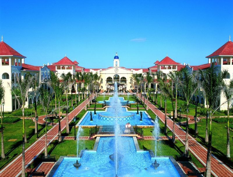 Garden area in the Hotel Riu Palace Mexico, after it opened in Playa del Carmen in 1999