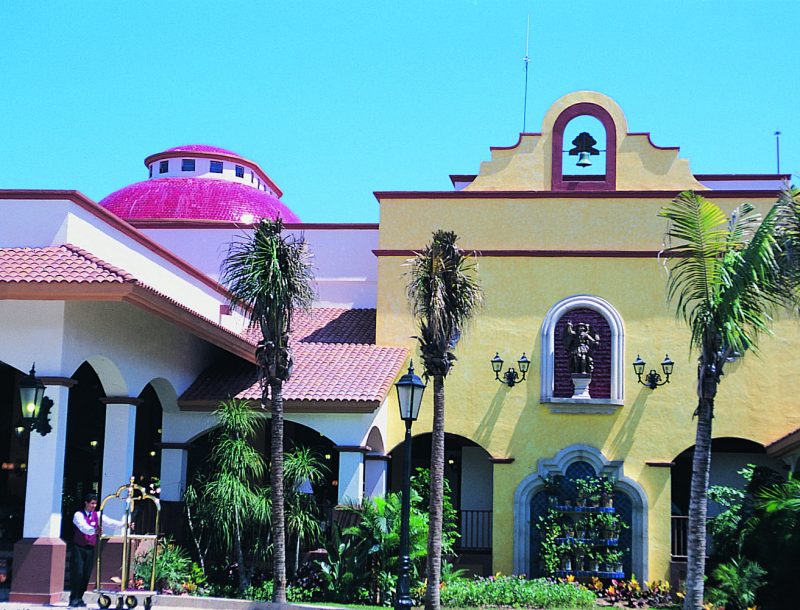 Eingang zum Hotel Riu Yucatan in Playa del Carmen, Mexiko nach seiner Eröffnung im Jahr 1997