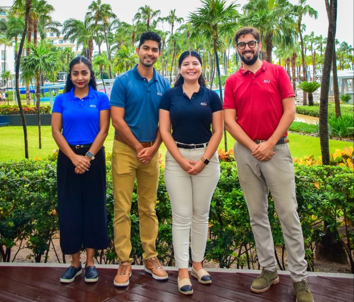 From left to right:  Marieli Barrera, assistant manager; Gustavo Vega, assistant manager; Carmen Razo, public relations manager and Javier Gónzalez, manager.