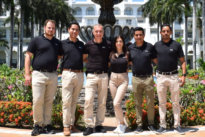 From left to right: Javier Bringas, assistant manager; Carlos Eduardo Cruz, public relations manager; Victor Merino, manager; Rocío Deniz, assistant manager; Jesús Saúl Torres, assistant manager and Luis Montoya, public relations manager.