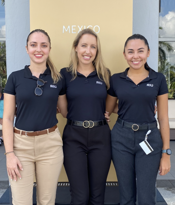 Von links nach rechts: Sara Hernández, stellvertretende Direktorin; Claudia Álvarez, Direktorin und  Emilia Pérez, stellvertretende Direktorin.