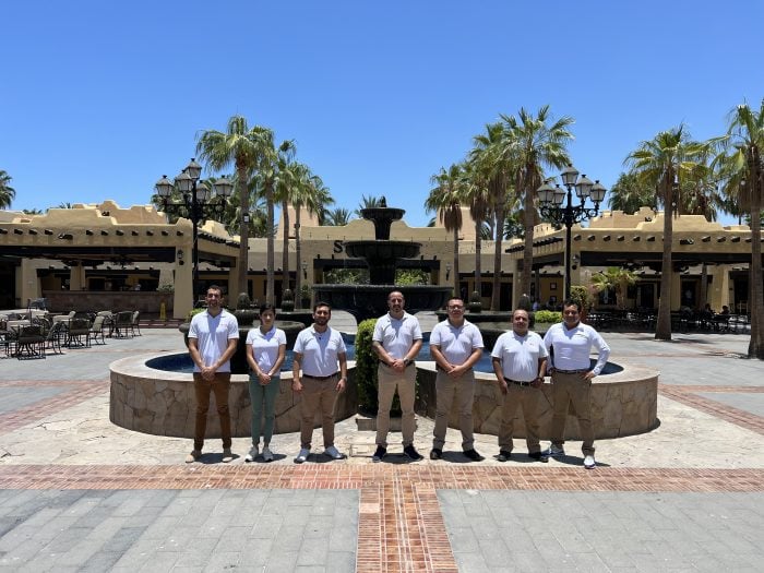 From left to right: Miguel Fuentes, assistant manager; Alejandra Peralta, assistant manager; Manuel Romero, assistant manager; Matías Pons, manager; Ramón Abrica, assistant manager; Jorge Alfredo Flores, head of public relations and Óscar Castillo, assistant manager.