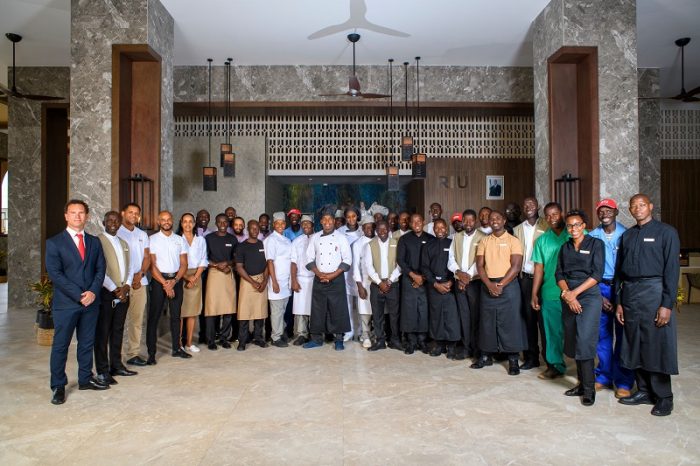 Equipo de RIU formado por 56 empleados de Cabo Verde encargado de abrir el primer hotel de RIU en Senegal, el Riu Baobab