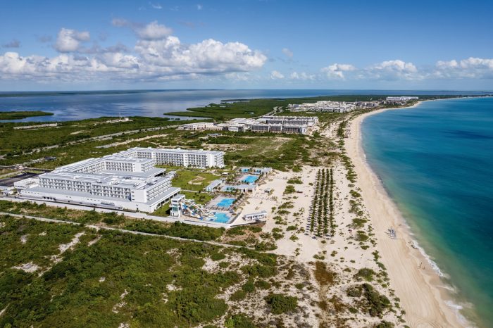 Luftaufnahme des neuen Riu Latino Hotels in Costa Mujeres, Mexiko