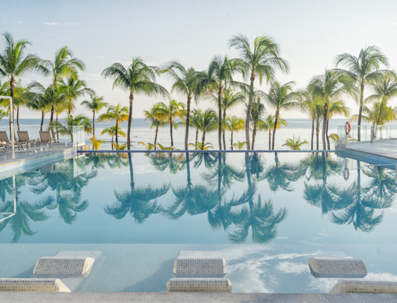 Der Infinity-Pool im Hotel Riu Caribe in Cancún, renoviert im Jahr 2023.