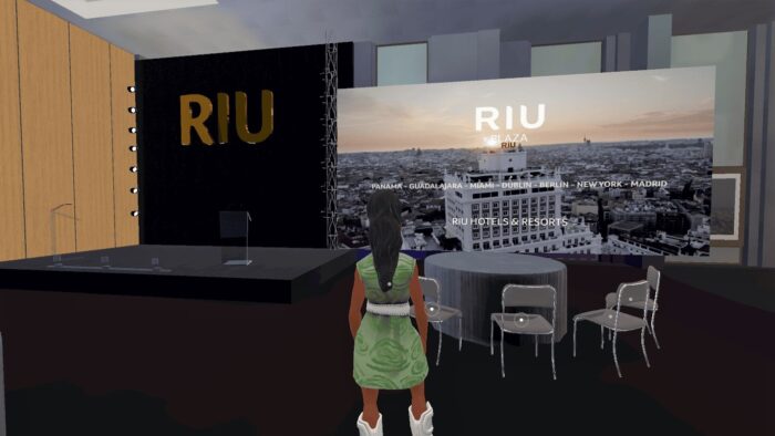 Foto de un avatar en el gemelo virtual del Riu Plaza España